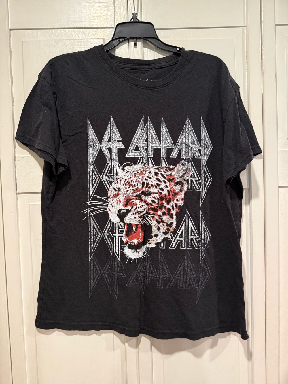 Def Leppard graphic t size large GUC